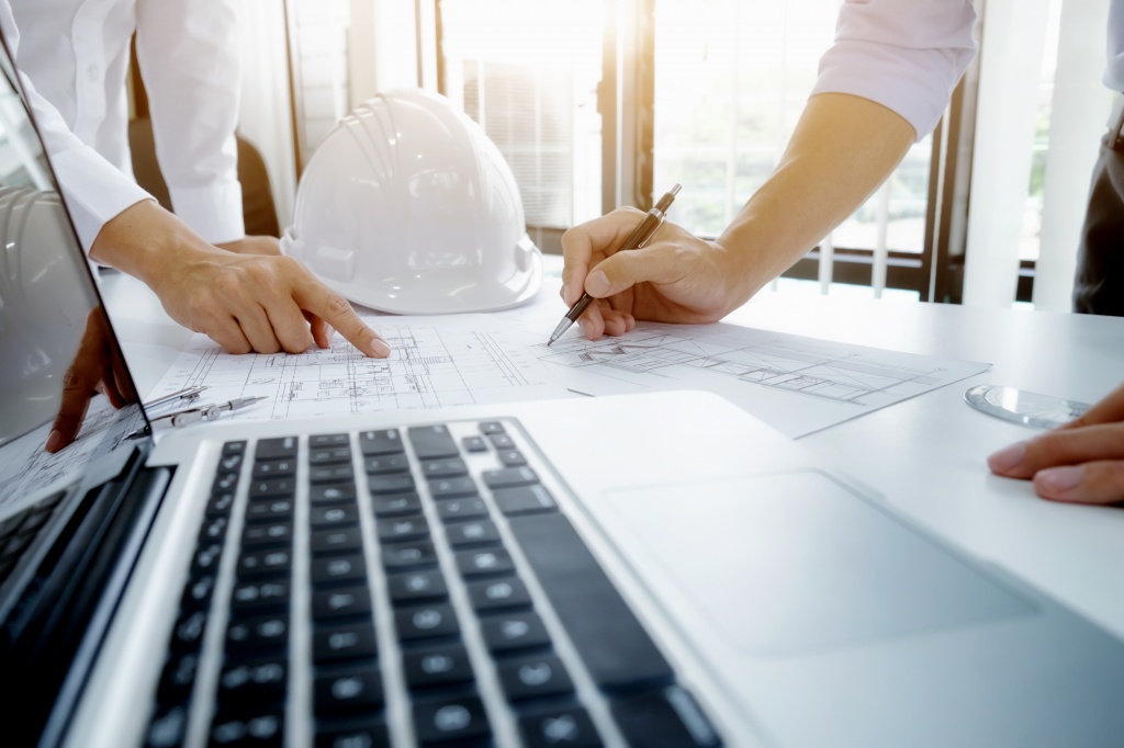 engineer-meeting-for-architectural-project-working-with-partner.jpg