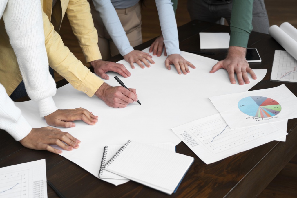 corporate-workers-brainstorming-together.jpg corporate-workers-brainstorming-together.jpg